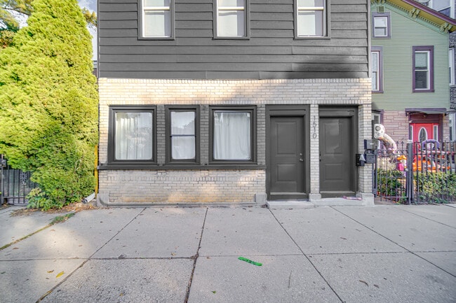 Building Photo - 1510 W Cullerton St