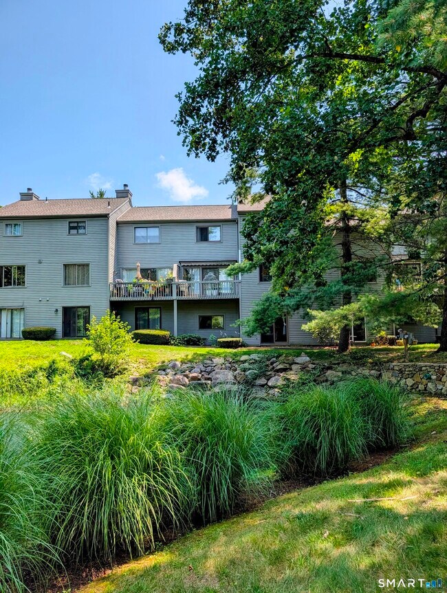 Building Photo - 6 Ledgewood Dr