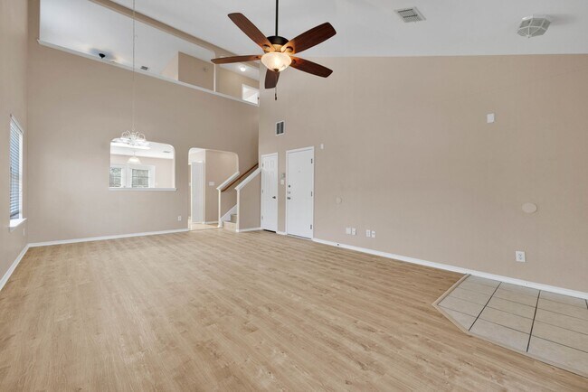 Building Photo - Charming home in prime location