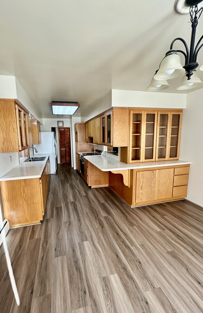 Building Photo - 606 Mead AvenueUnit A Mead