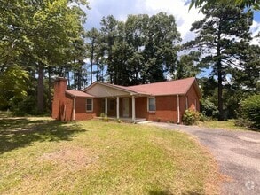 Building Photo - 735 NC-24