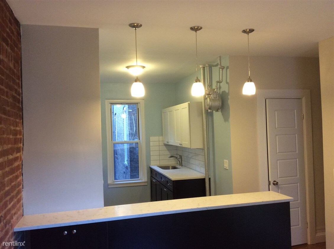 Primary Photo - 608 W 204th St