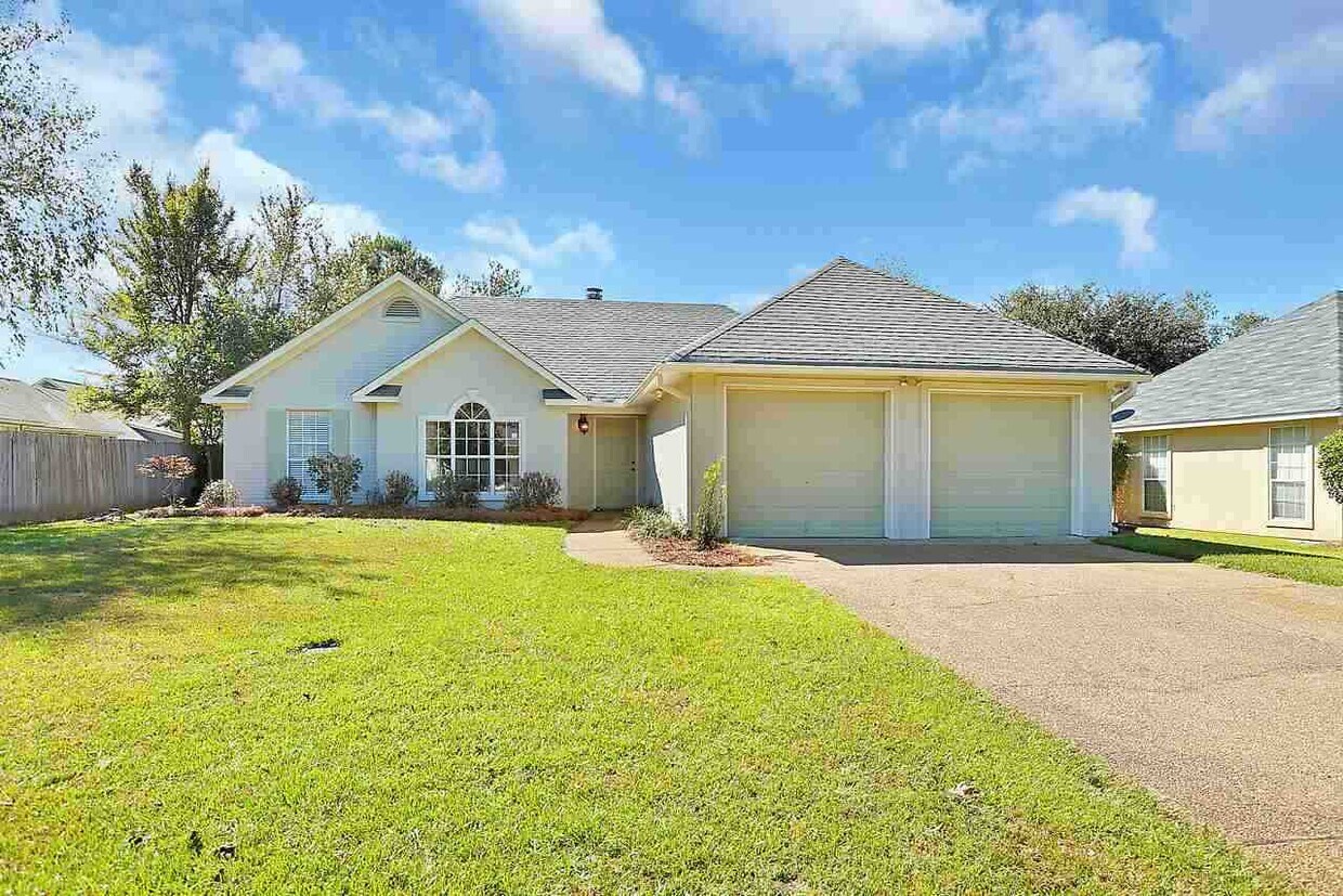 Foto principal - 4018 Brookwood Dr