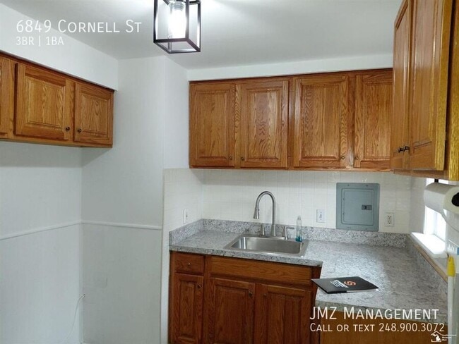 Building Photo - 6849 Cornell St