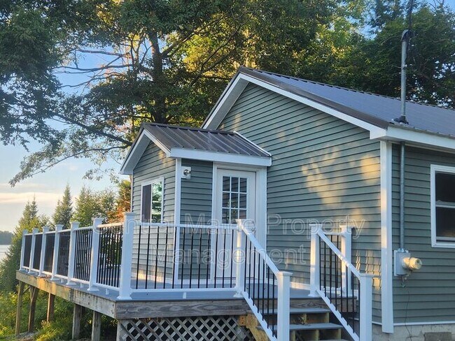Foto del edificio - 172 Pinkhams Cove Rd