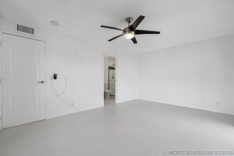 Building Photo - 143 Seville E