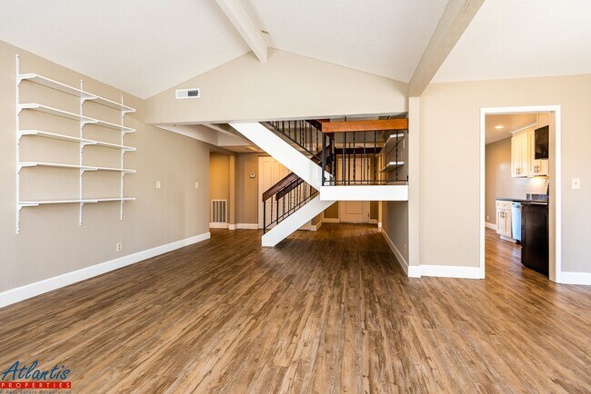 Foto del edificio - Lovely Home | Central A/C | E.V. Charger