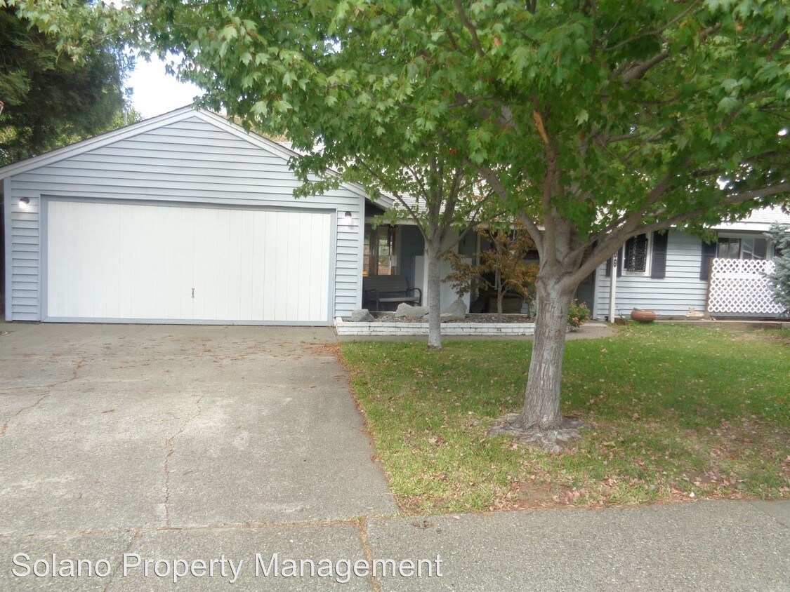 Primary Photo - 4 br, 2 bath House - 288 Cherry St.