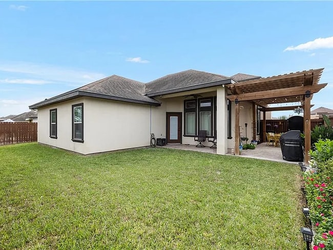 Foto del edificio - 2100 Rice Ave