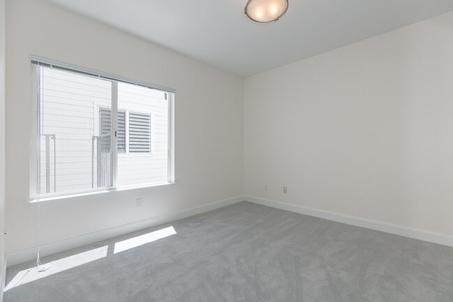 Building Photo - 3250 21st St