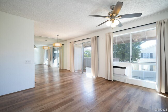 Building Photo - $2,900 / 2 BED / 1.5 BATH / 2 PARKING Condo in Ewa Gentry