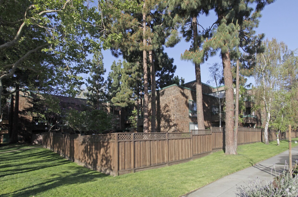 Foto del edificio - Lytton Gardens