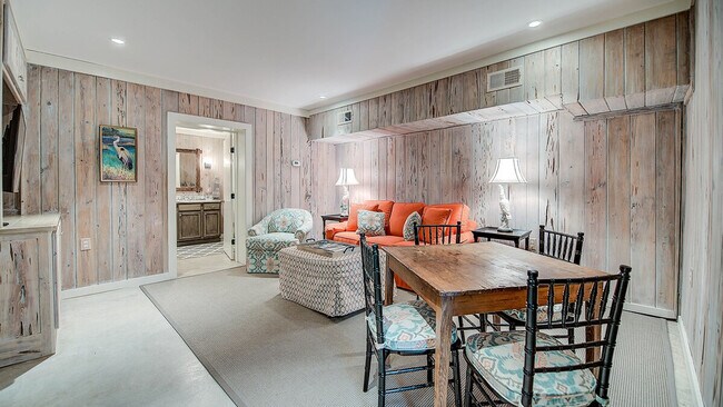 Foto del edificio - 38 Leeward Ct