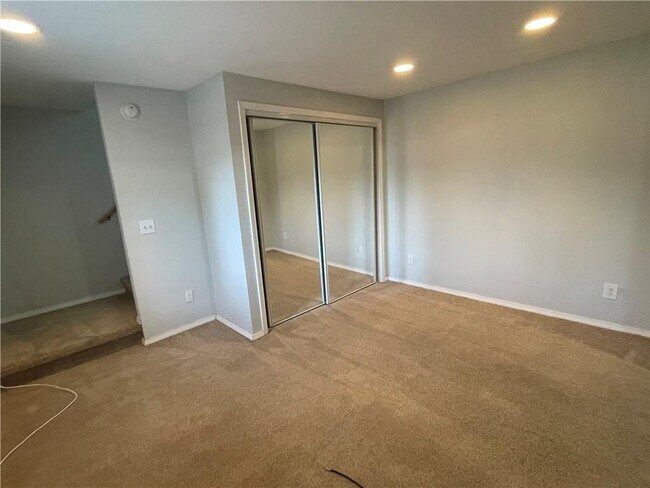 Foto del edificio - 269 E Pickens Rd