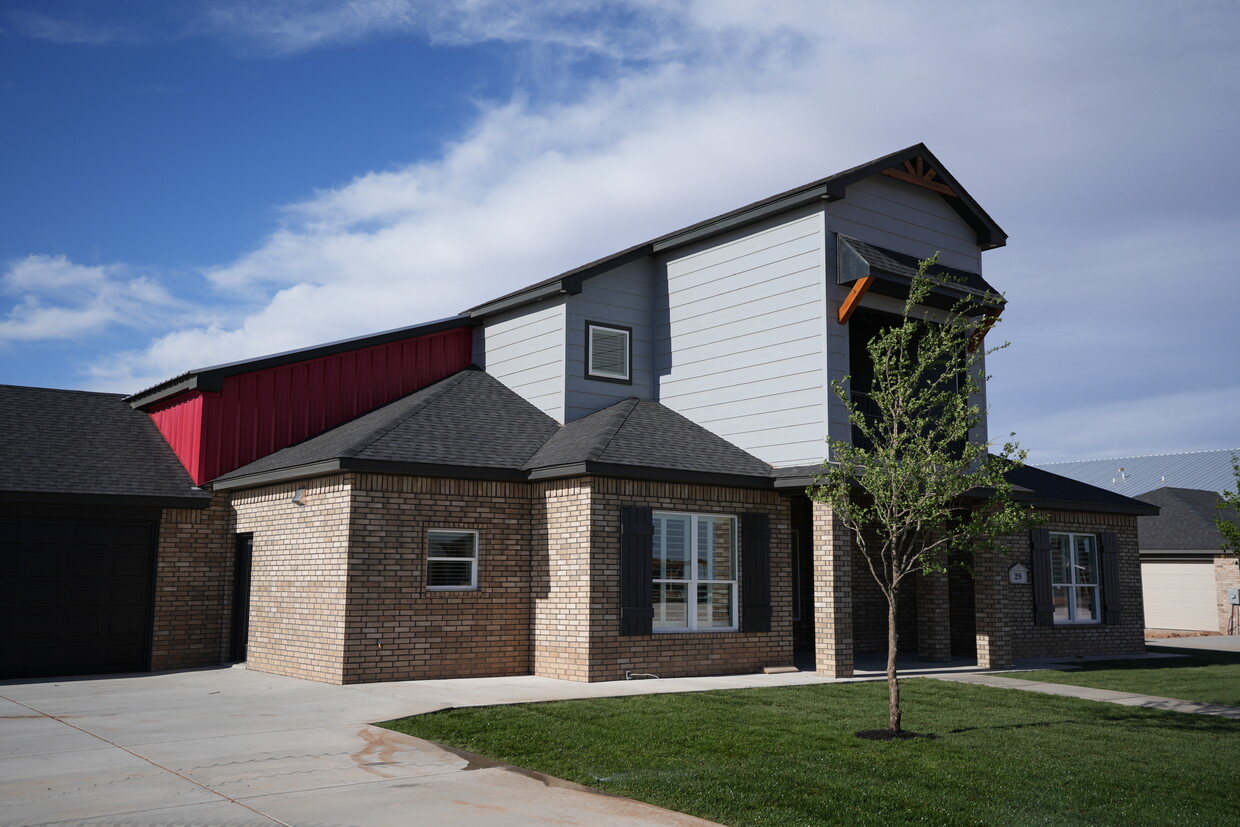 Primary Photo - 28 Barndo Dr