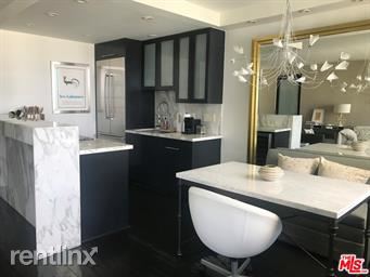 Foto del edificio - 1131 Alta Loma Rd