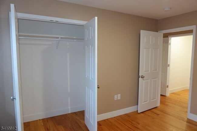 Building Photo - 298 Ridgewood Ave