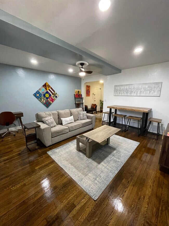 Foto del edificio - 101 Kensington Ave