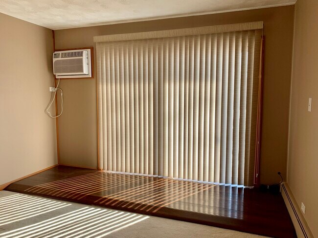 Foto del edificio - 16W535 79th St