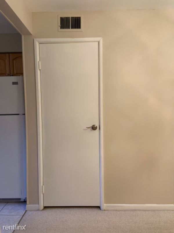 Building Photo - 9422 Bay Colony Dr