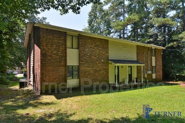 Building Photo - 1658 Horseshoe Dr