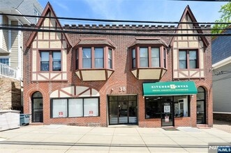 Building Photo - 38 River Edge Rd