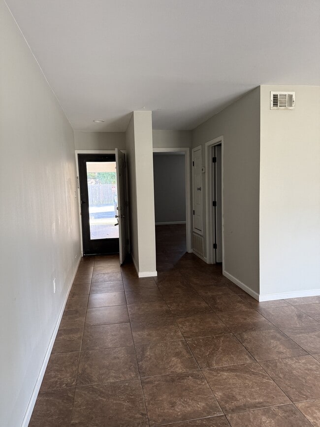 Building Photo - 403 Marshall Ct