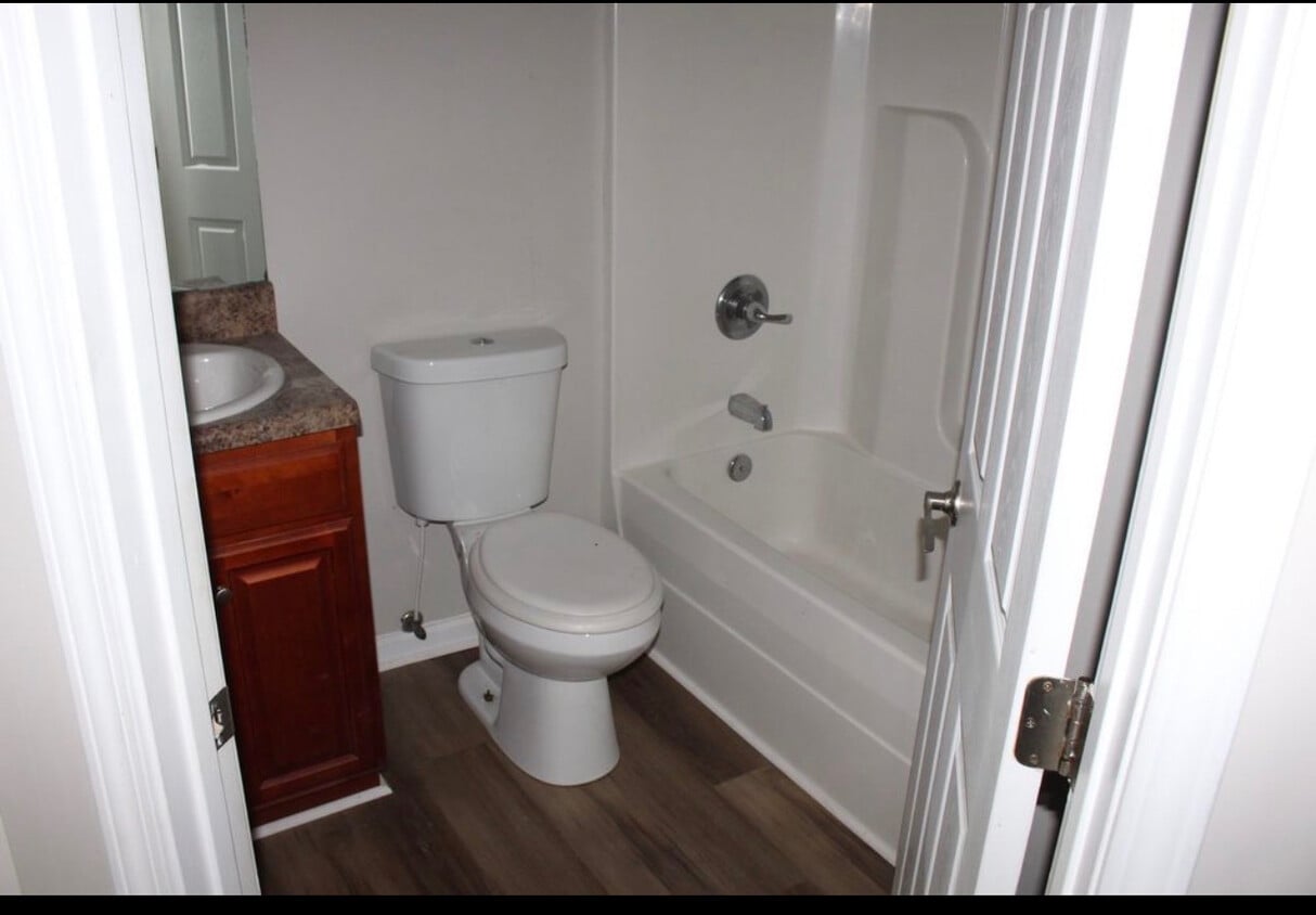 Foto del edificio - Room in Townhome on Timber Ridge Dr