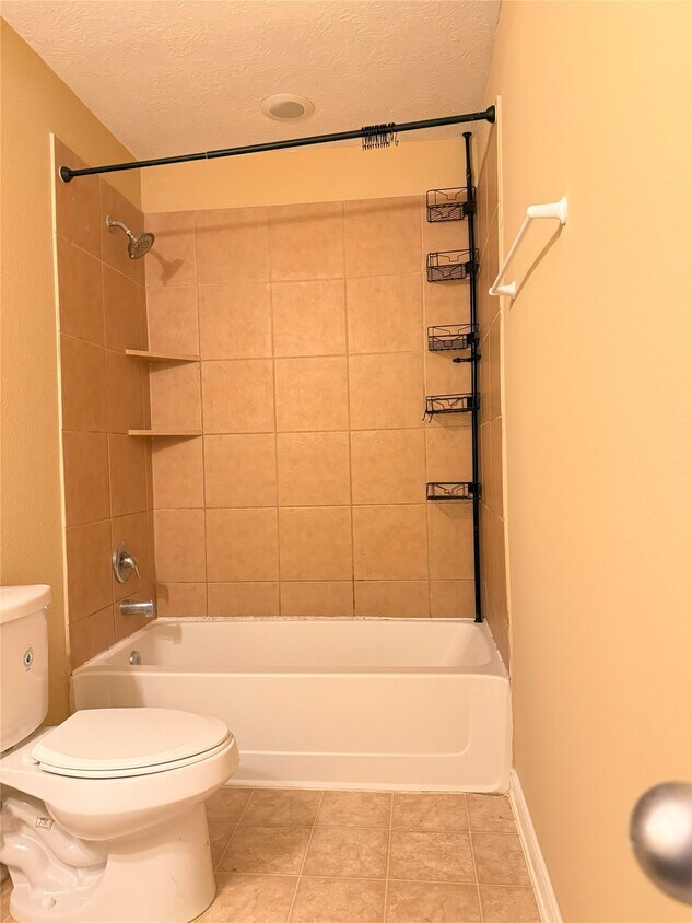 Foto del edificio - 2914 Acorn Oaks Dr