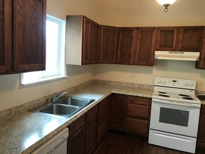 Building Photo - 1311 Minerva Dr