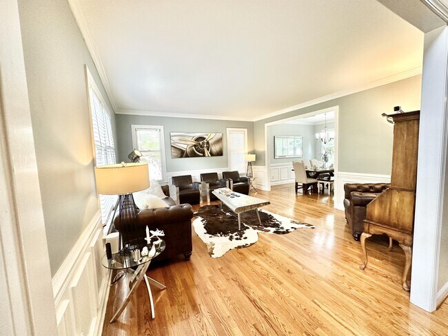 Foto del edificio - 1804 Crooked Creek Rd