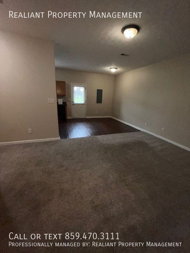 Building Photo - 229 Ridgewood Dr