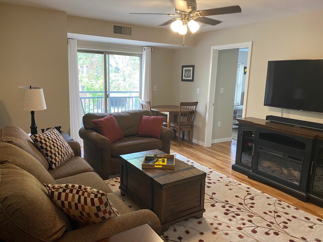 332 S Linn St Unit 208, Iowa City, IA 52240 Condo for Rent in Iowa