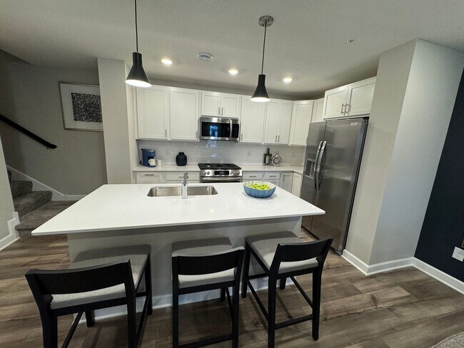 Foto del edificio - 3BD/ 2BA Townhome in Rosemount Available!