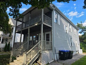 Building Photo - 35 Manitou Ave