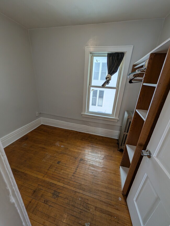 Foto del edificio - 2 bedroom 1 bath unit. Near downtown St Paul. On the busline