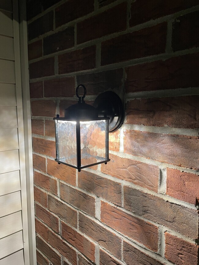 Foto del edificio - 466 Huntington Ridge Dr