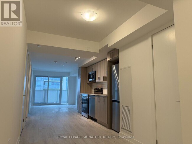 Photo du bâtiment - 1010 Sandy Beach Rd