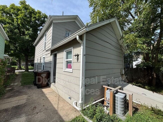 Photo - 626 Ross Avenue House