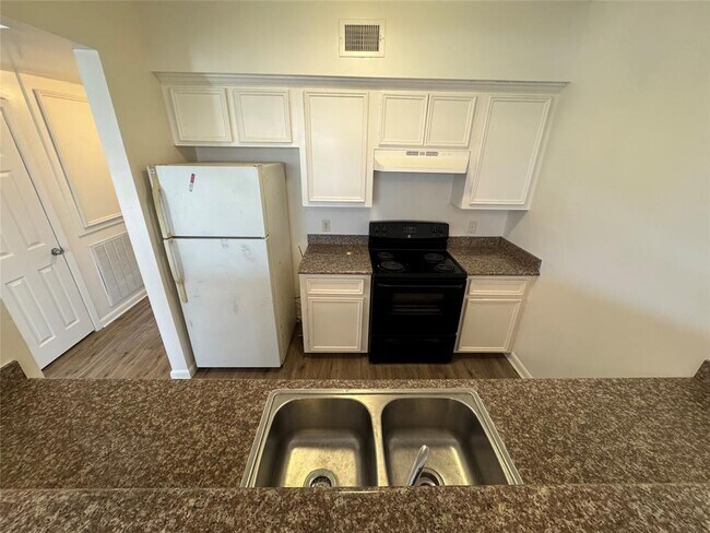 Foto del edificio - 8526 Lenore St