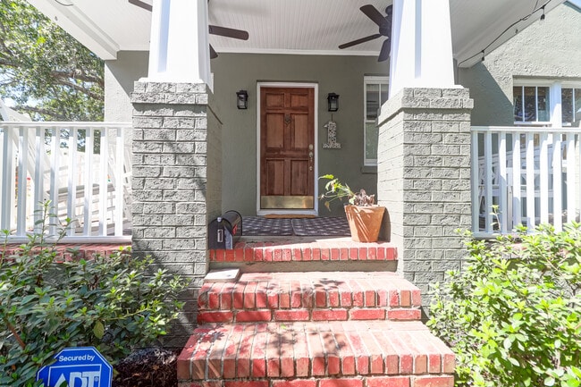 Foto del edificio - 1 Darlington Ave