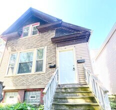 Building Photo - 1128 E Clarke St