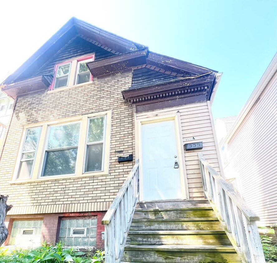 Primary Photo - 1128 E Clarke St
