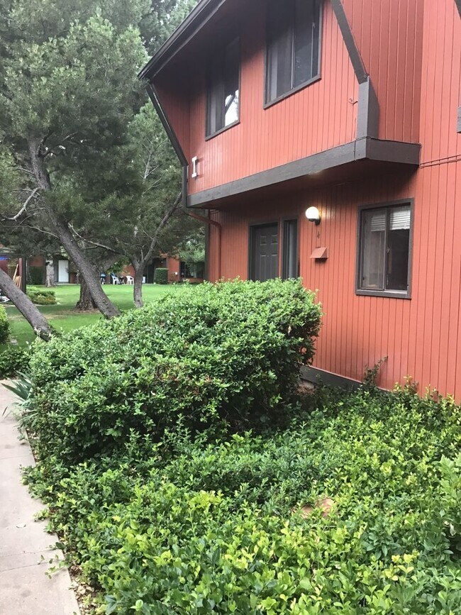 Foto del edificio - 1625 W Elizabeth St