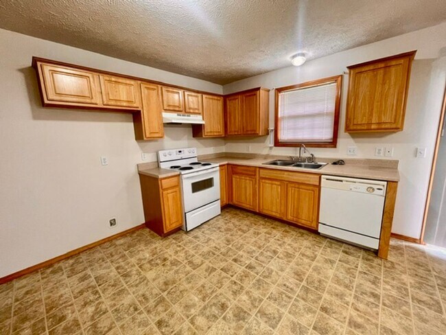 Building Photo - 4339 N Farm Rd 157