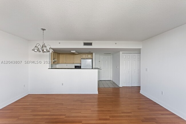 Building Photo - 3000 Coral Wy