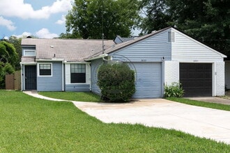 Building Photo - 3223 Albert Dr