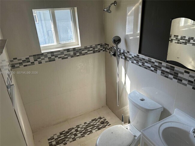 Foto del edificio - 2407 SW 42nd Ave