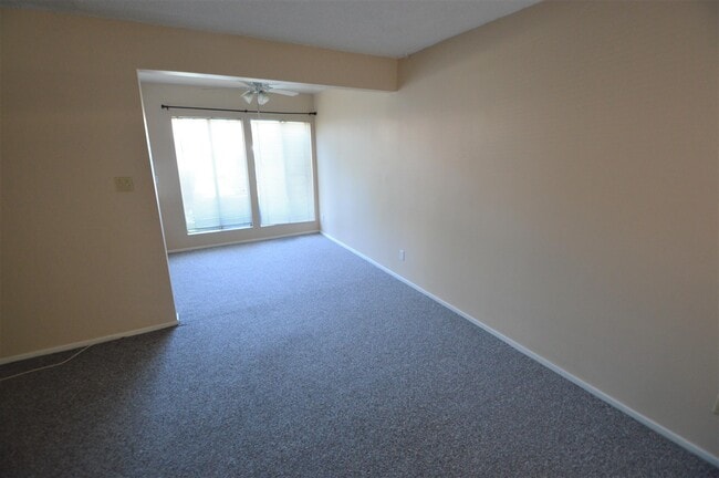 Building Photo - 360 Freeman Ave