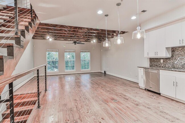 Foto del edificio - 3208 Jackson St